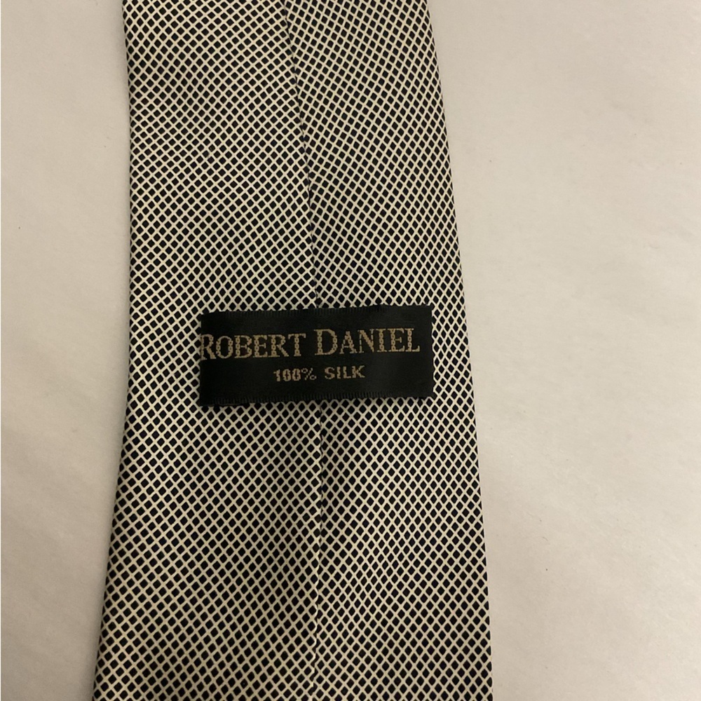 Lot of 4 Fun Ties - Picture 7 of 9